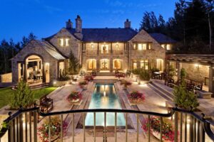 A Degree In Luxury? Find Out More About It Here